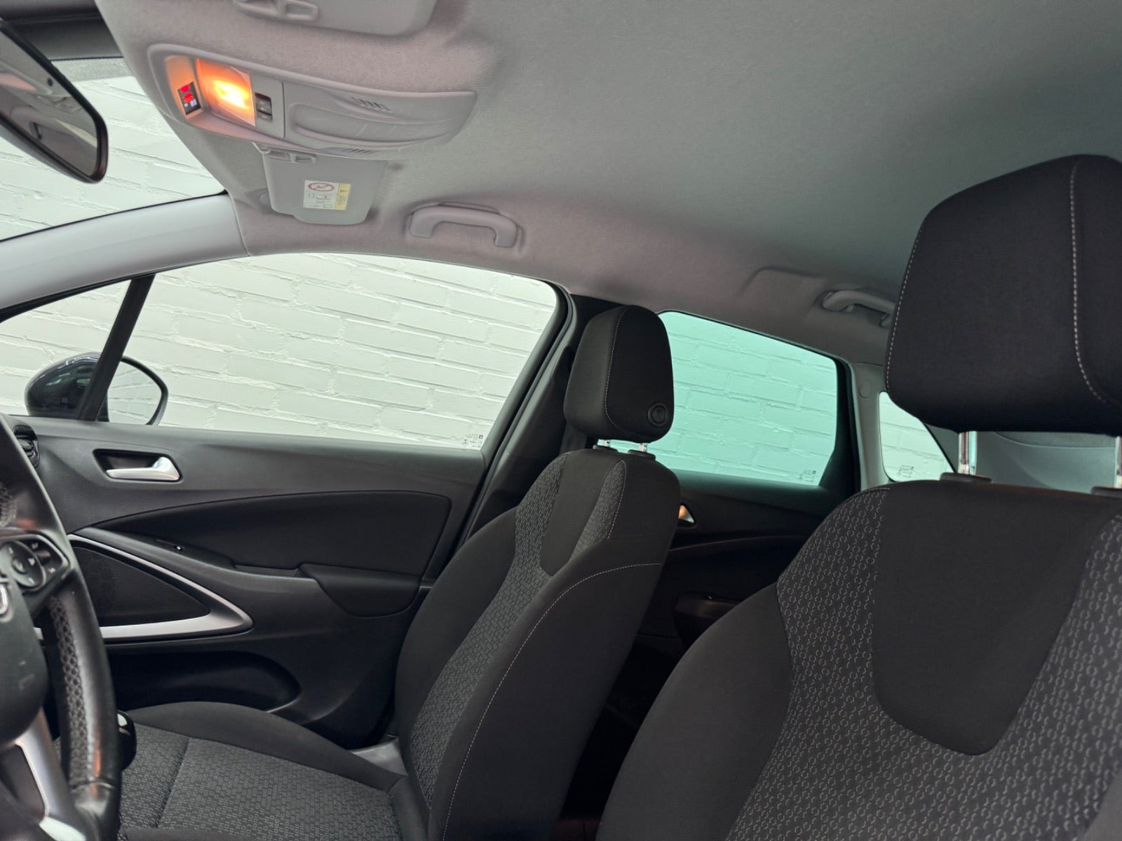 Blå Opel Crossland X fra 2019