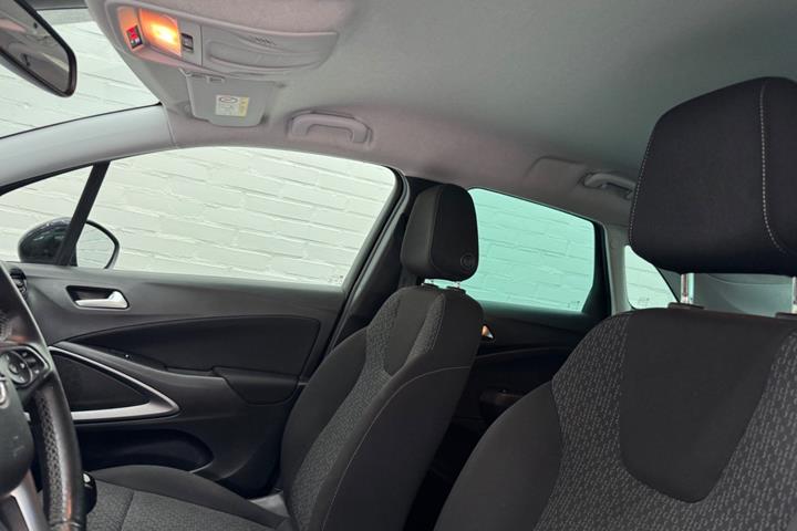 Blå Opel Crossland X fra 2019
