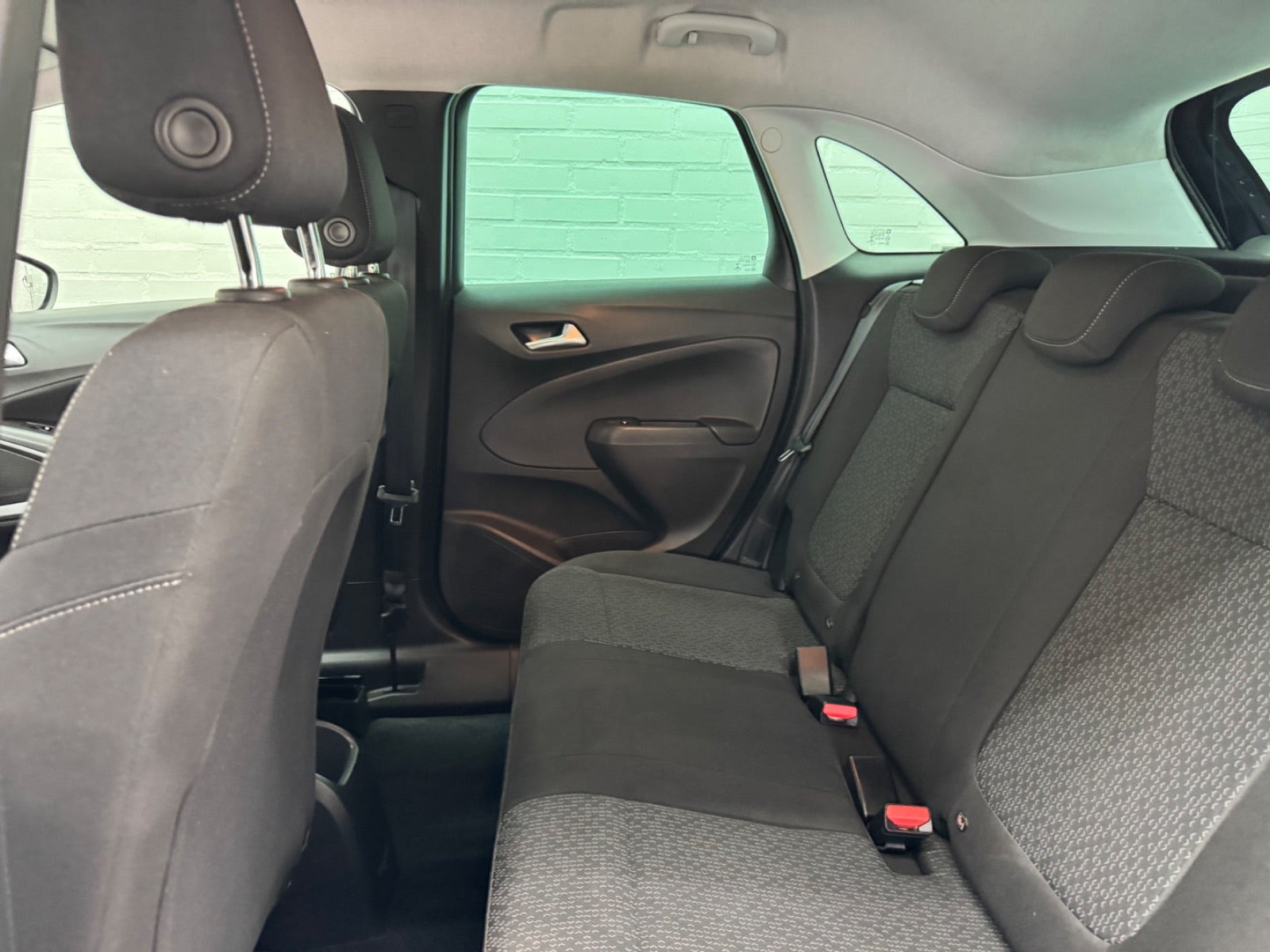 Blå Opel Crossland X fra 2019