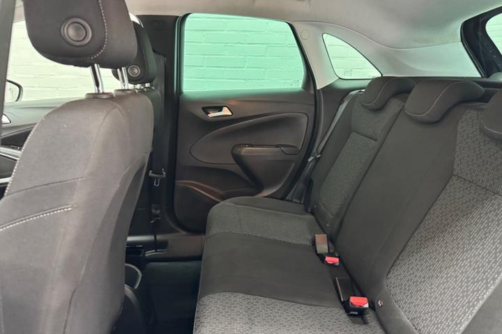 Blå Opel Crossland X fra 2019