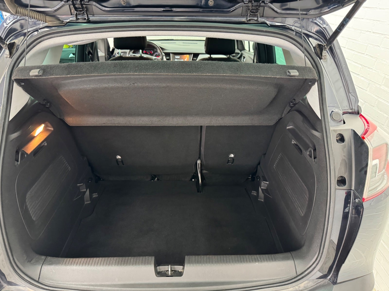 Blå Opel Crossland X fra 2019