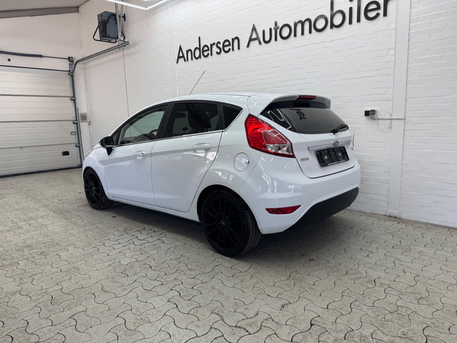 Hvid Ford Fiesta fra 2015