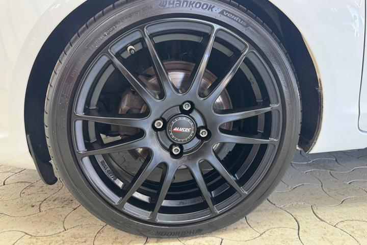 Hvid Ford Fiesta fra 2015