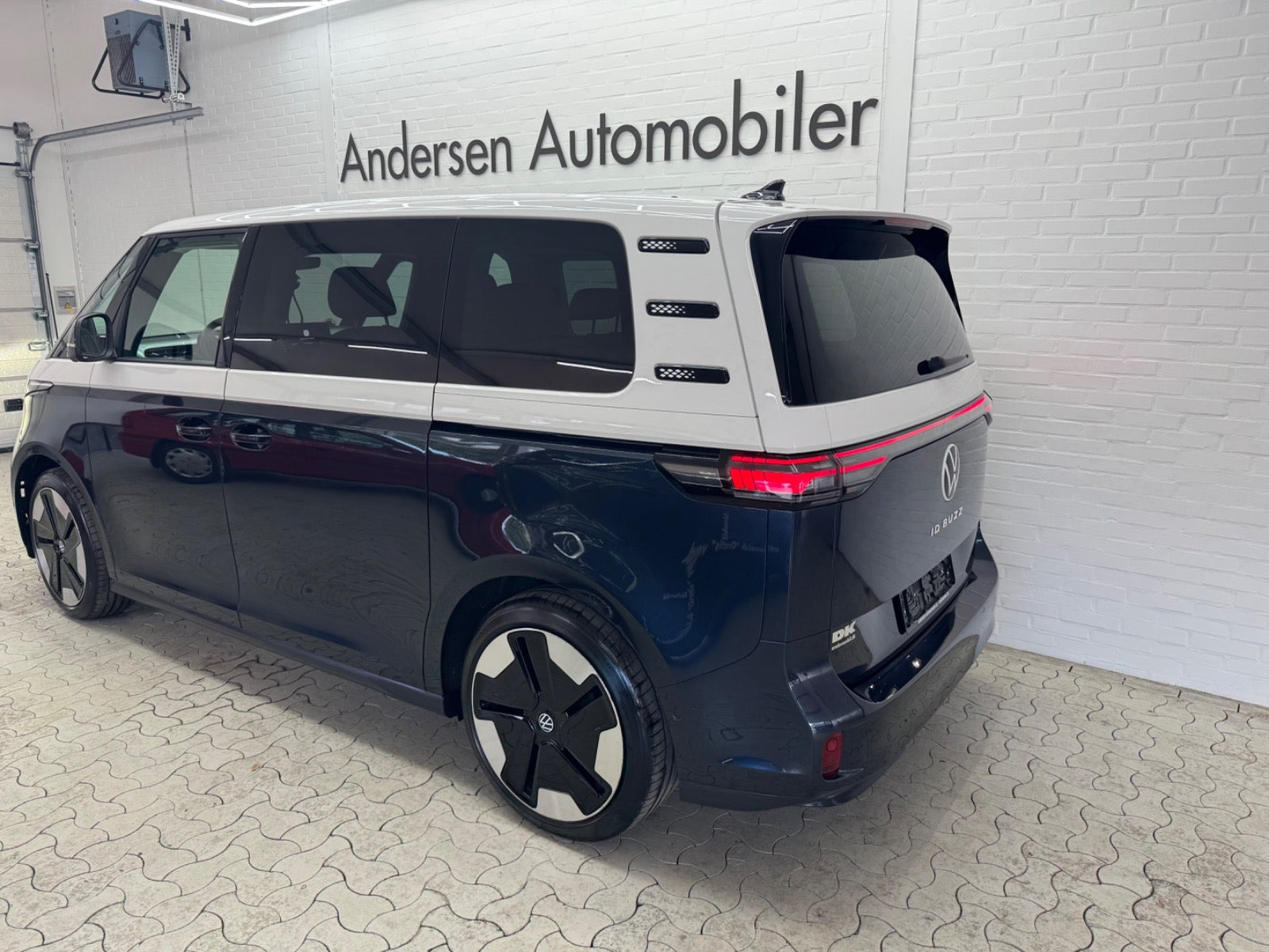 Blå VW ID.Buzz fra 2023