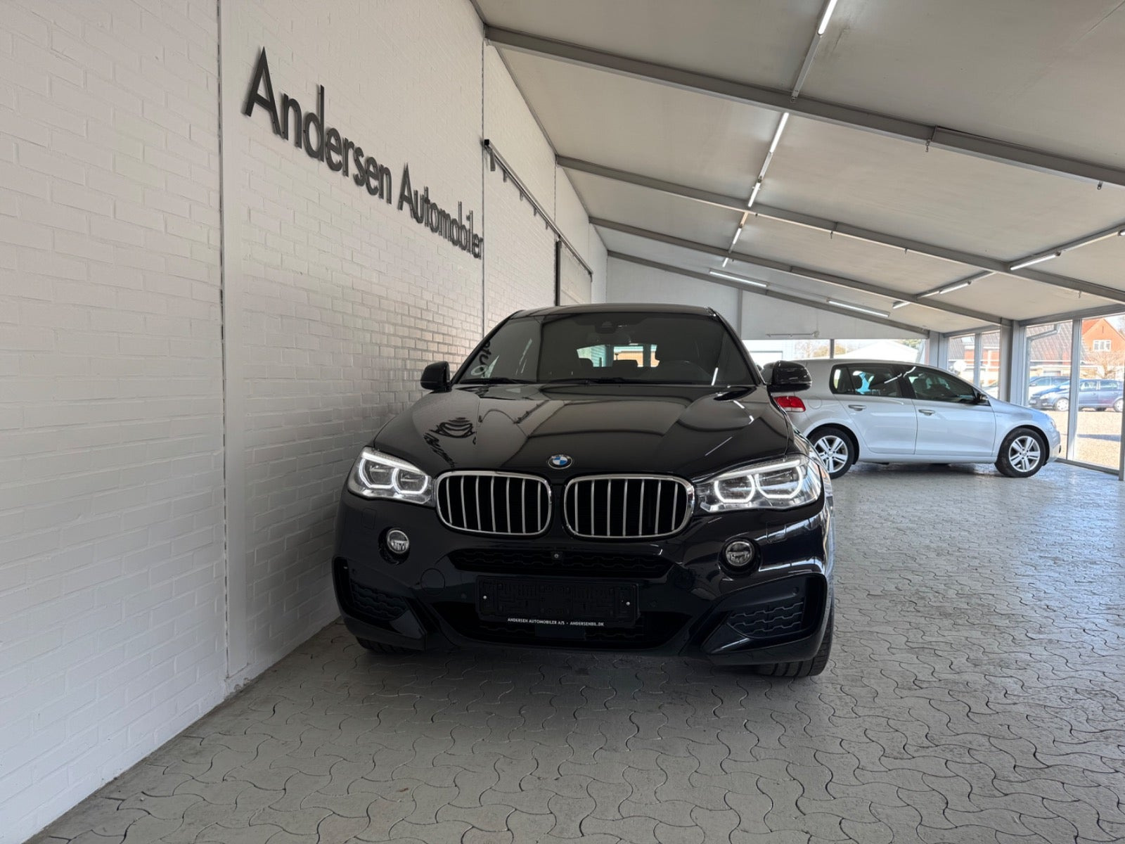 Sort BMW X6 fra 2017