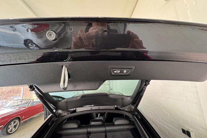 Sort BMW X6 fra 2017