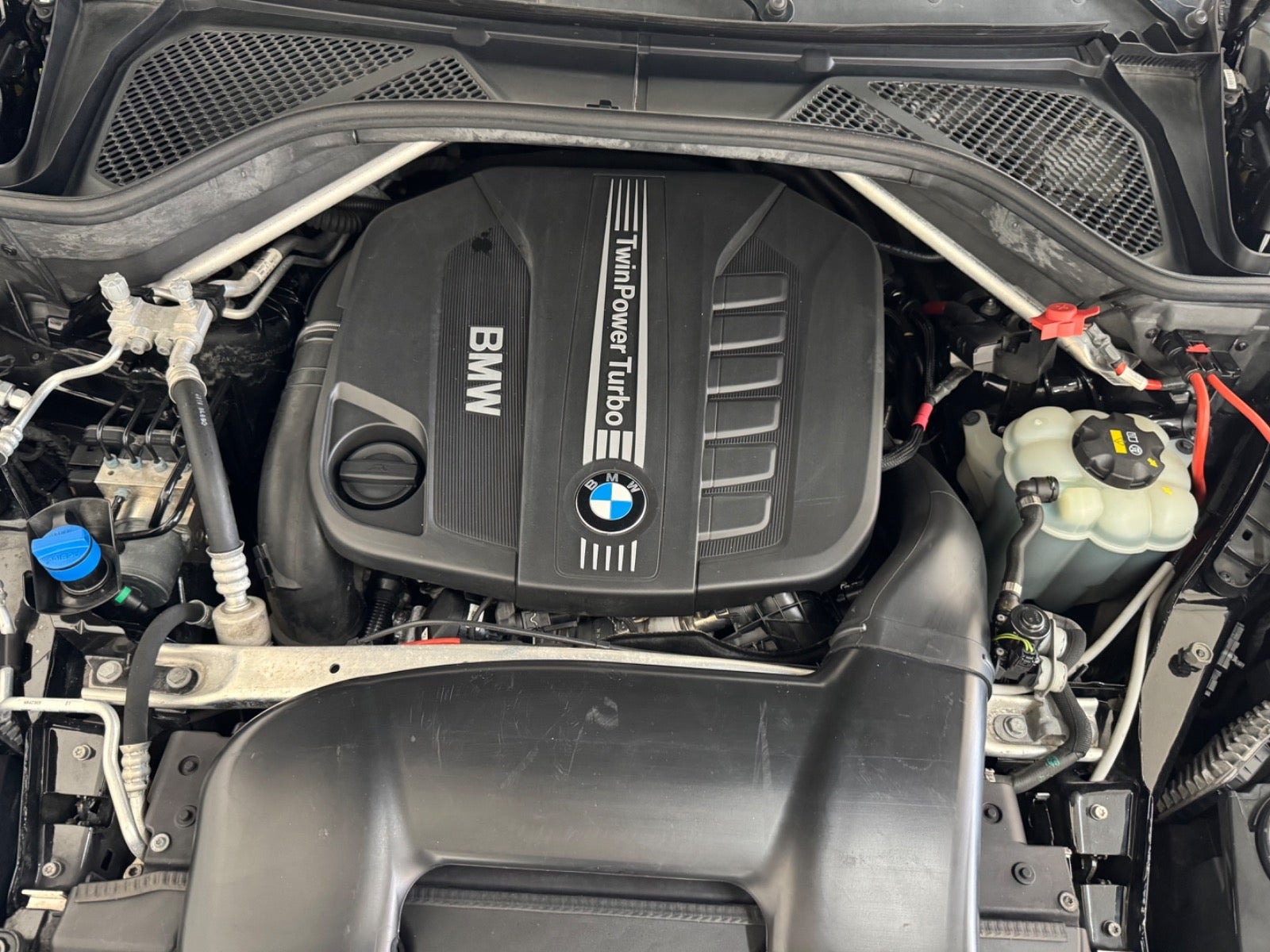 Sort BMW X6 fra 2017