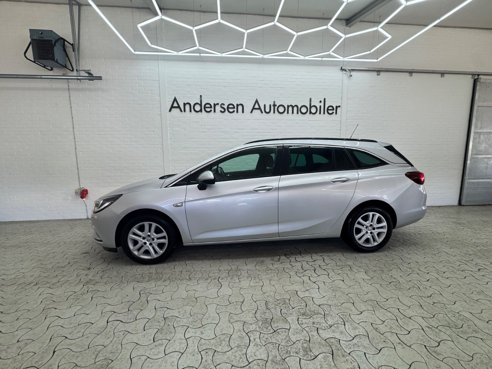 Opel Astra 1,6 CDTi 110 Enjoy Sports Tourer