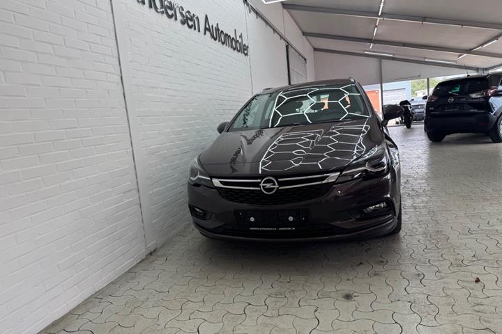 Brun Opel Astra fra 2017