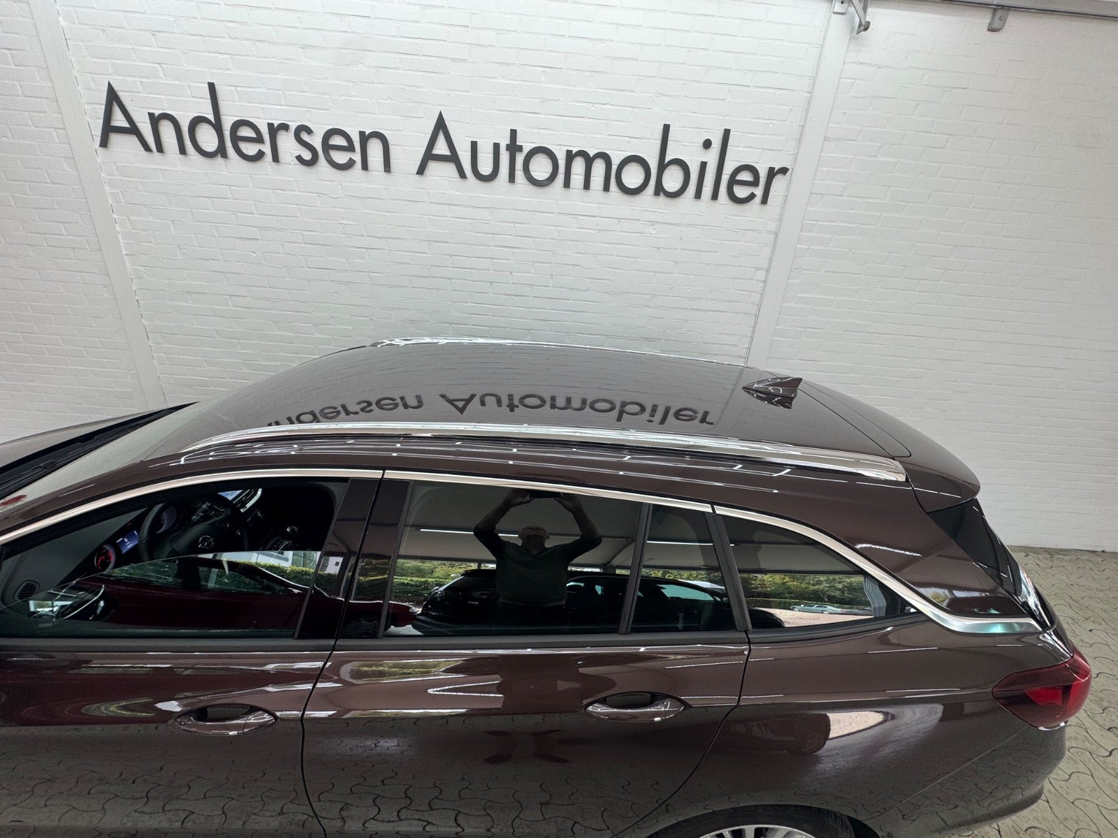 Brun Opel Astra fra 2017
