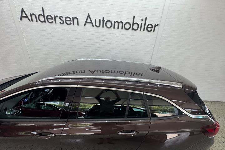 Brun Opel Astra fra 2017