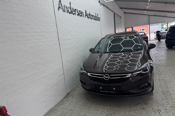 Brun Opel Astra fra 2017