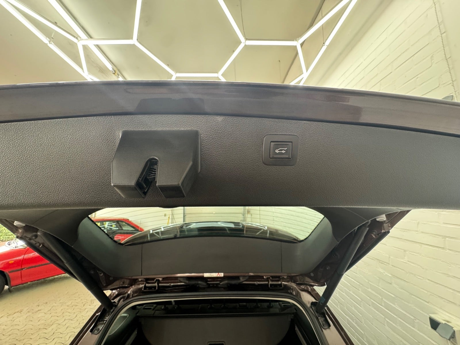 Brun Opel Astra fra 2017