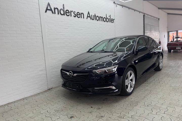 Blå Opel Insignia fra 2018