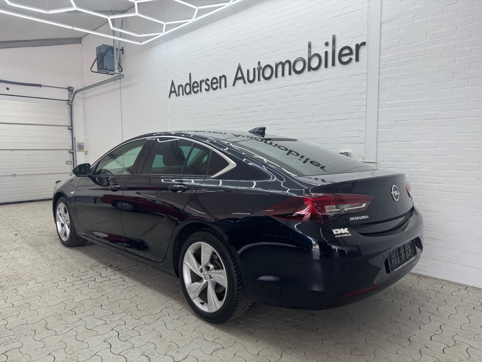 Blå Opel Insignia fra 2018