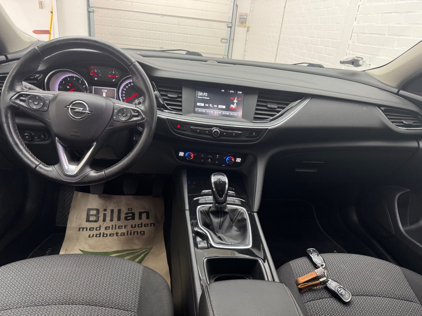 Blå Opel Insignia fra 2018