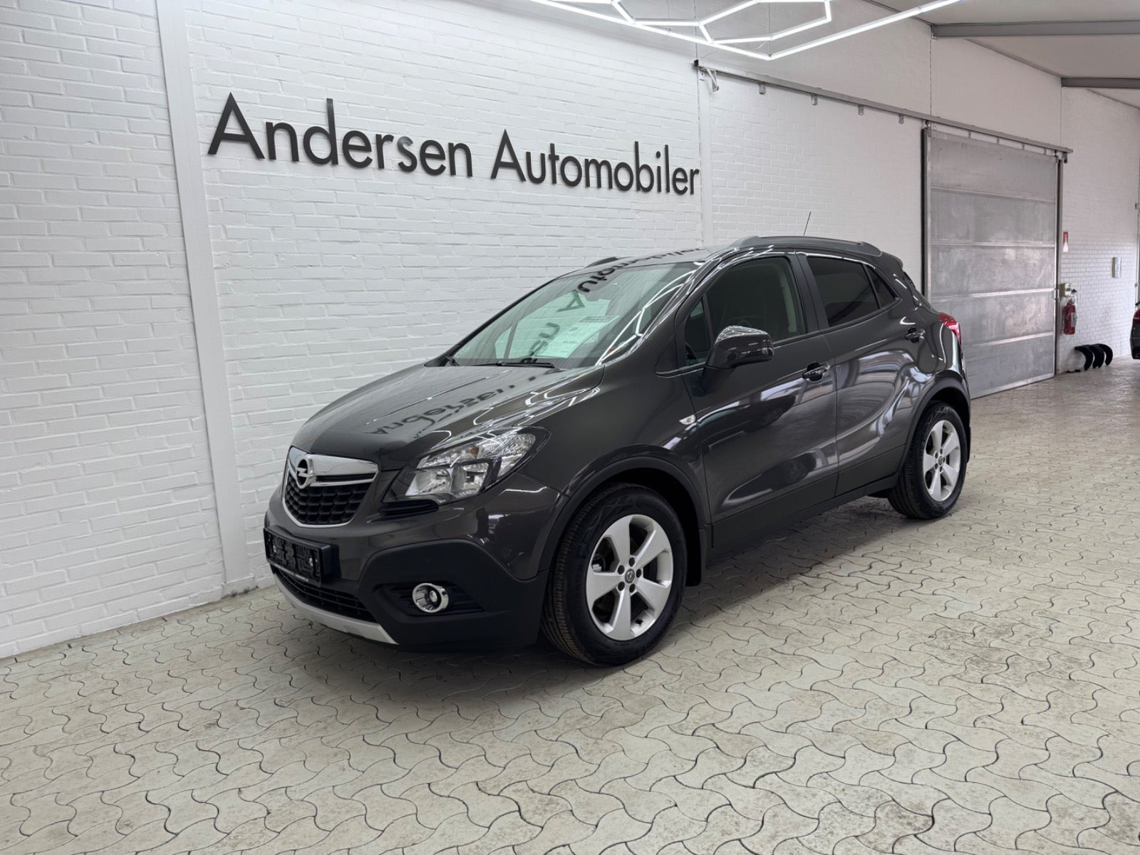 Grå Opel Mokka fra 2015