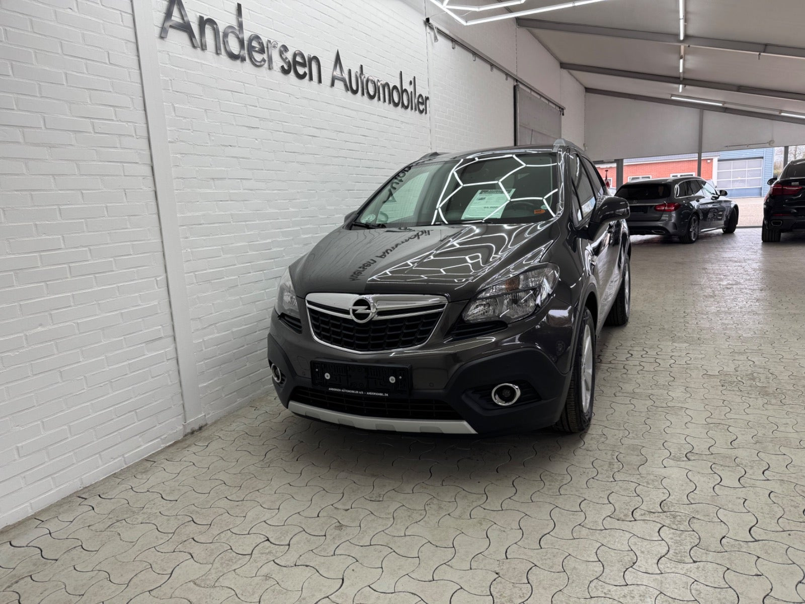 Grå Opel Mokka fra 2015