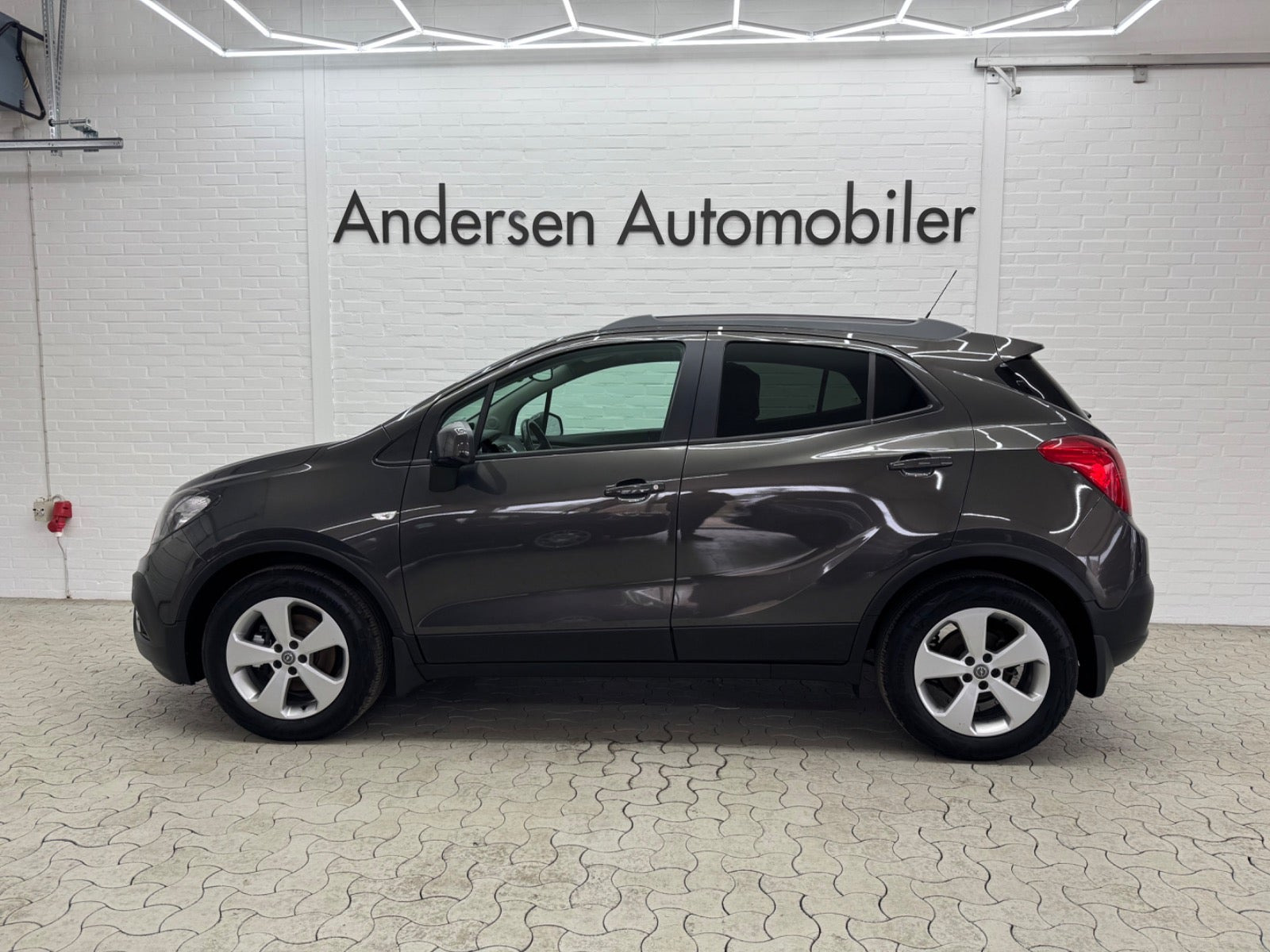 Grå Opel Mokka fra 2015