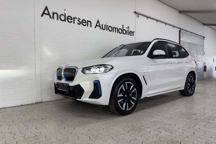 Hvid BMW iX3 fra 2023