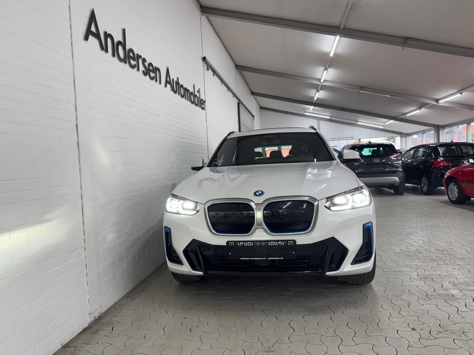 Hvid BMW iX3 fra 2023