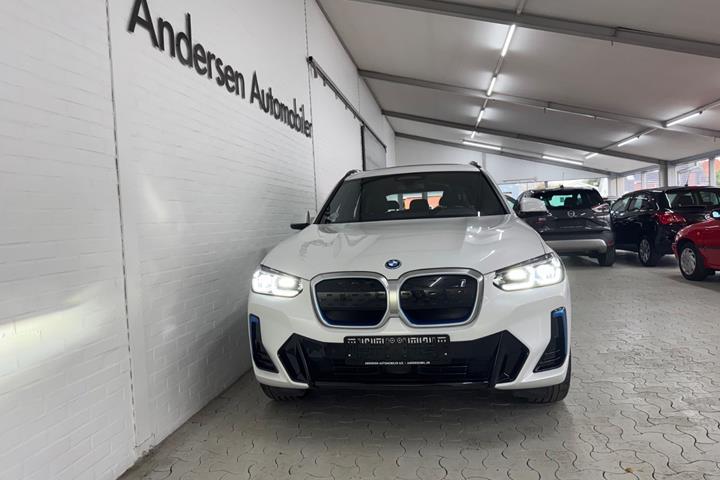 Hvid BMW iX3 fra 2023