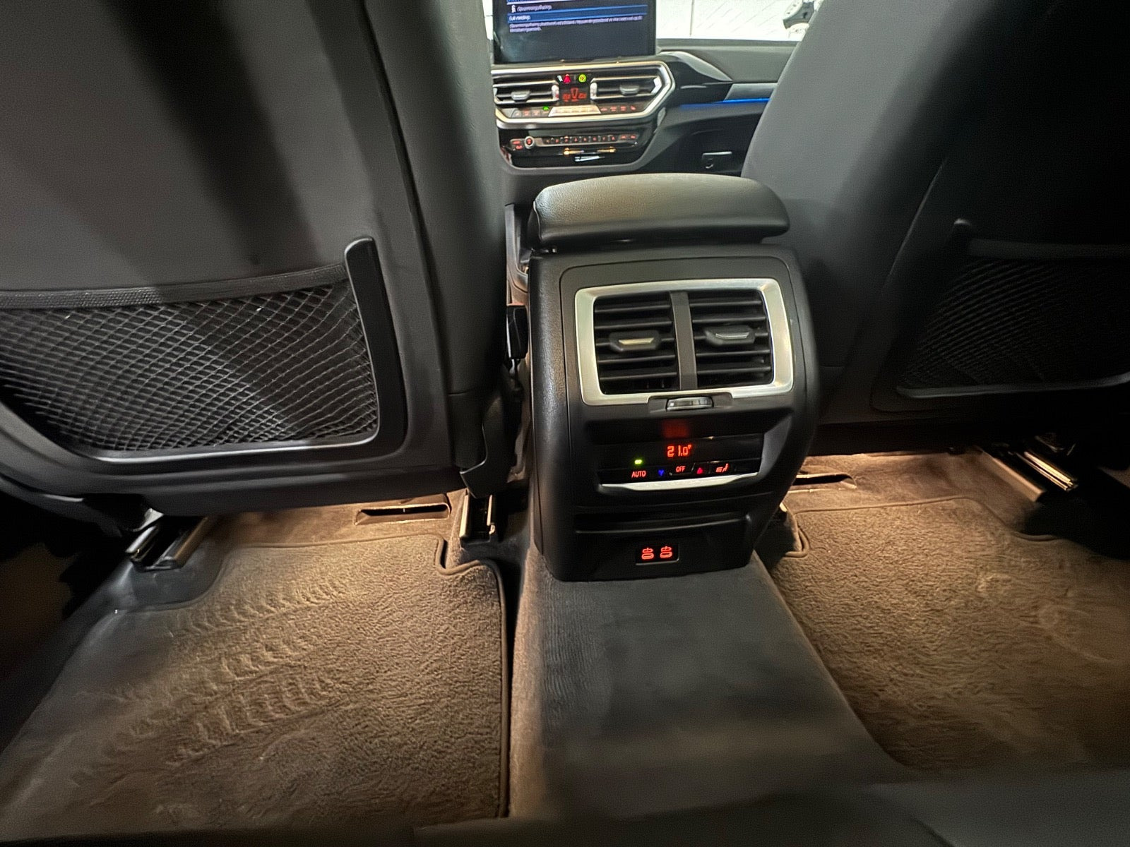 Hvid BMW iX3 fra 2023