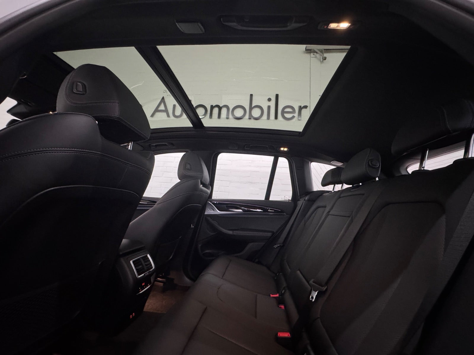 Hvid BMW iX3 fra 2023