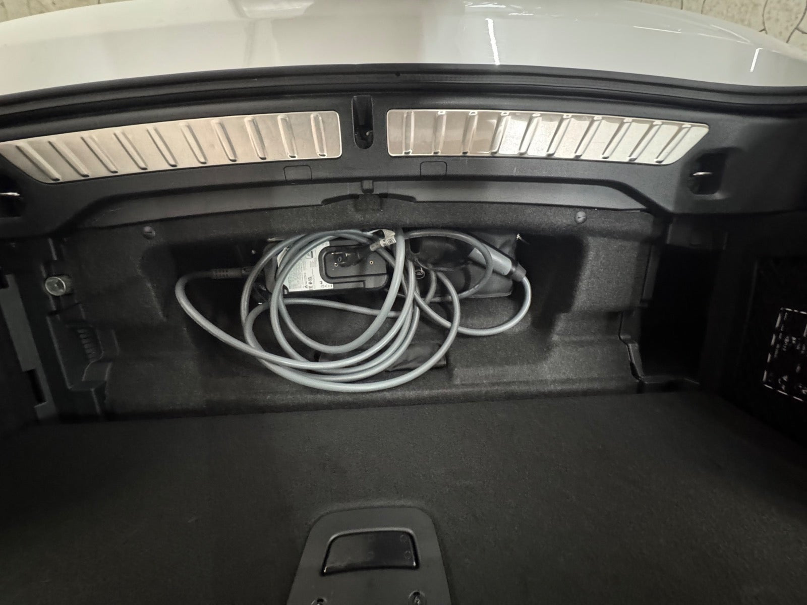 Hvid BMW iX3 fra 2023