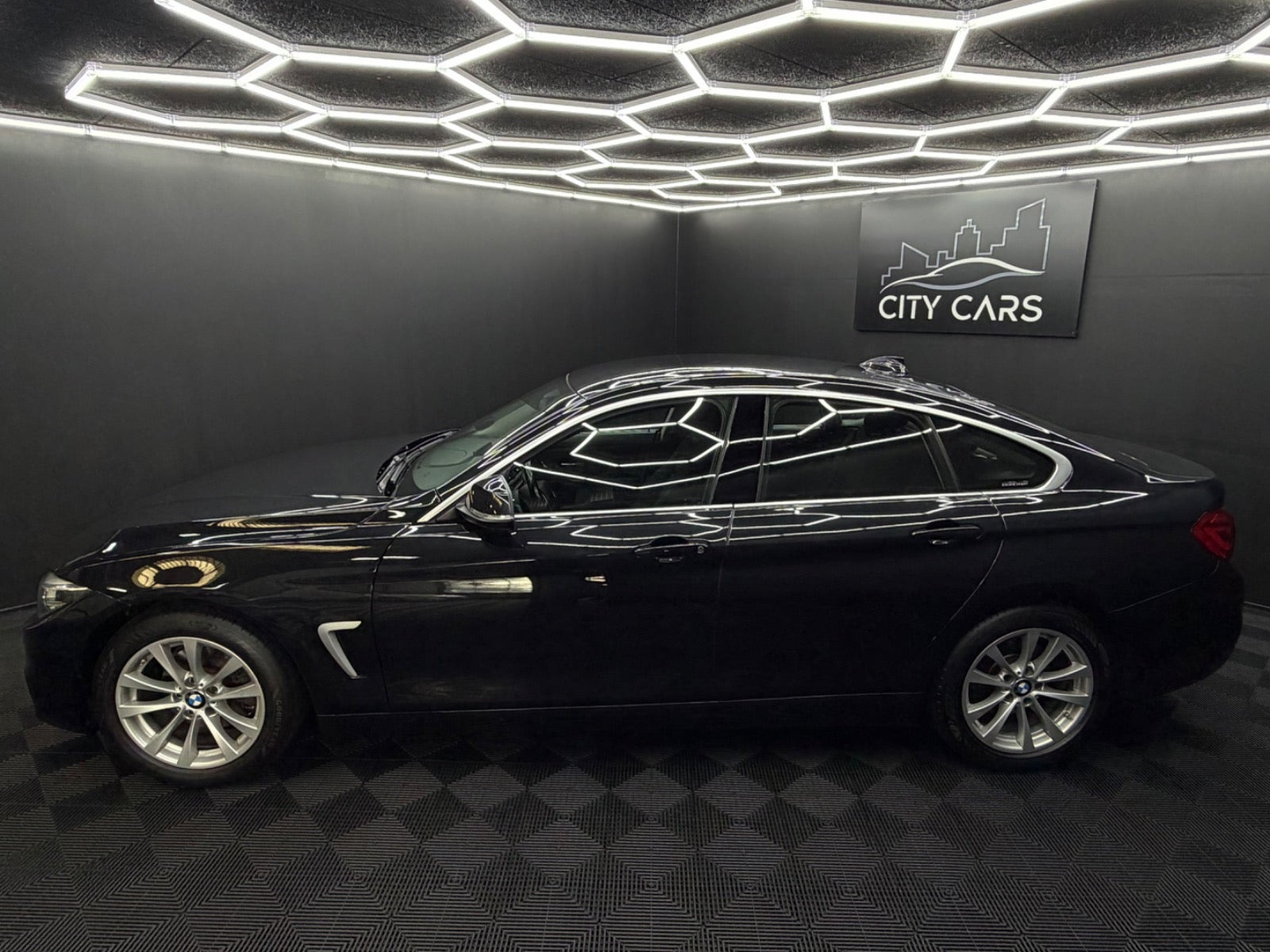 Sort BMW 420d fra 2019