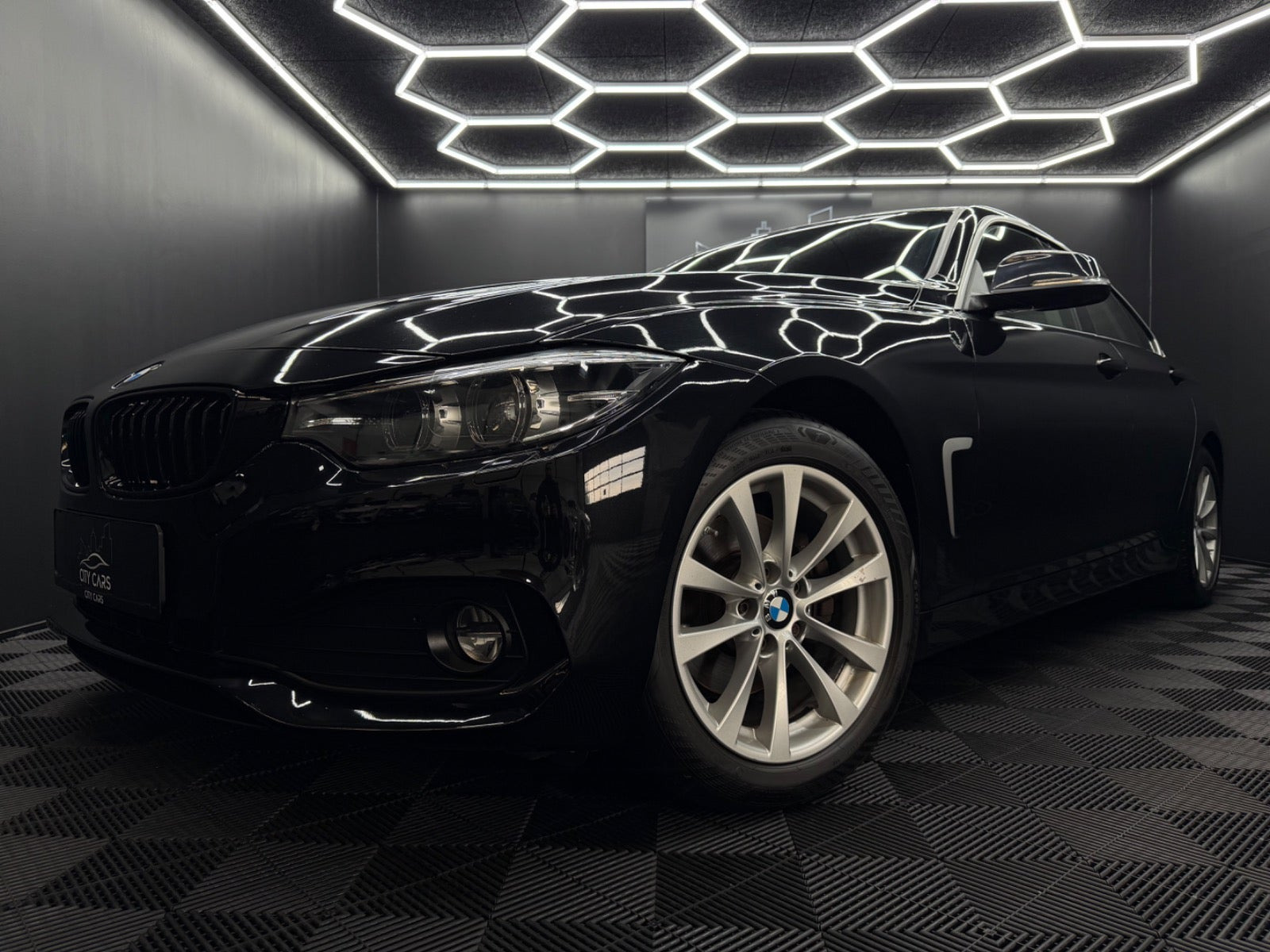 Sort BMW 420d fra 2019