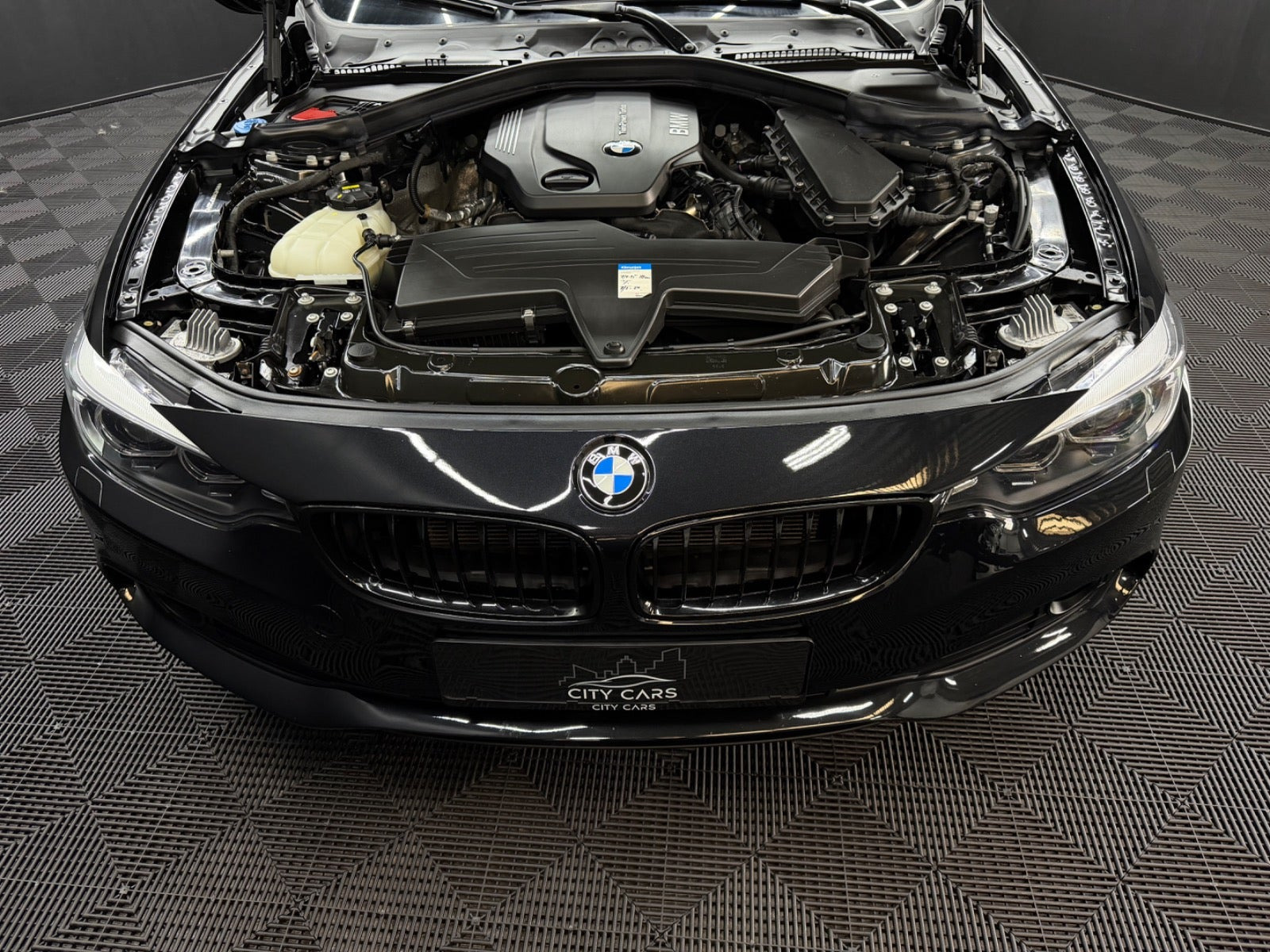 Sort BMW 420d fra 2019