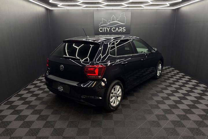 Sort VW Polo fra 2020