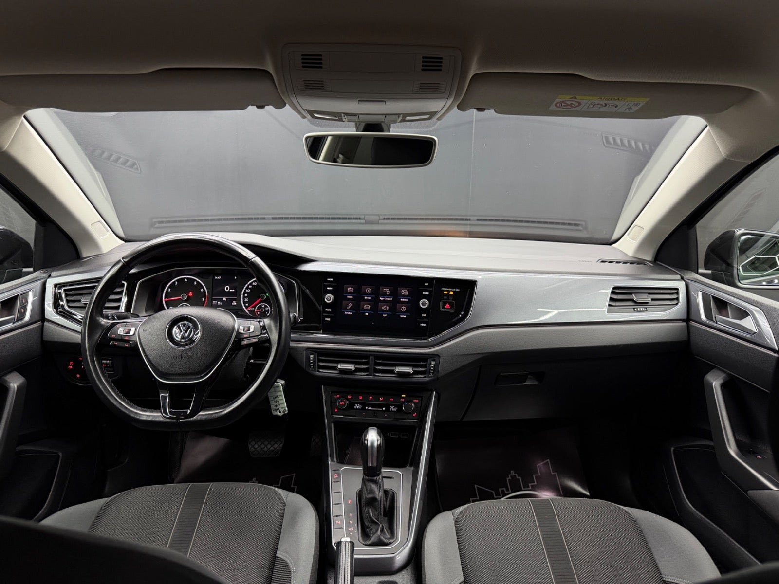Sort VW Polo fra 2020