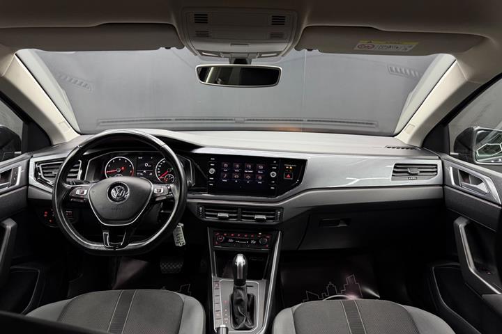 Sort VW Polo fra 2020