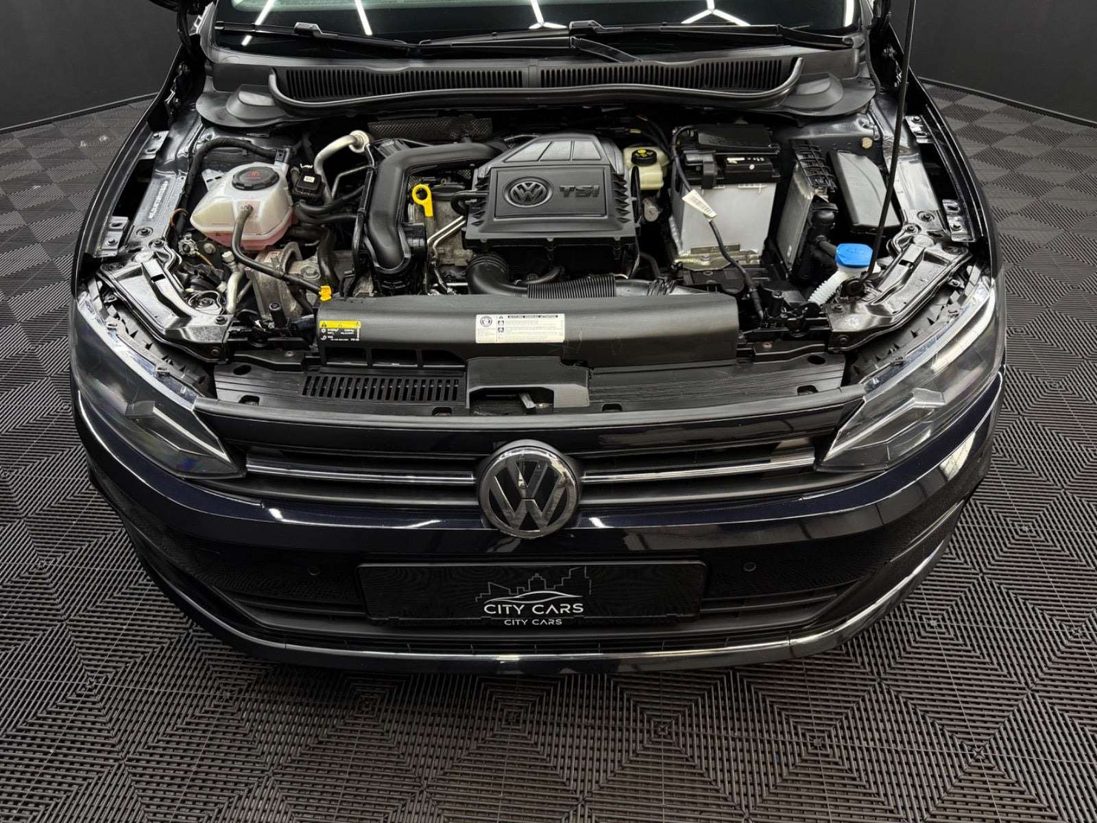 Sort VW Polo fra 2020