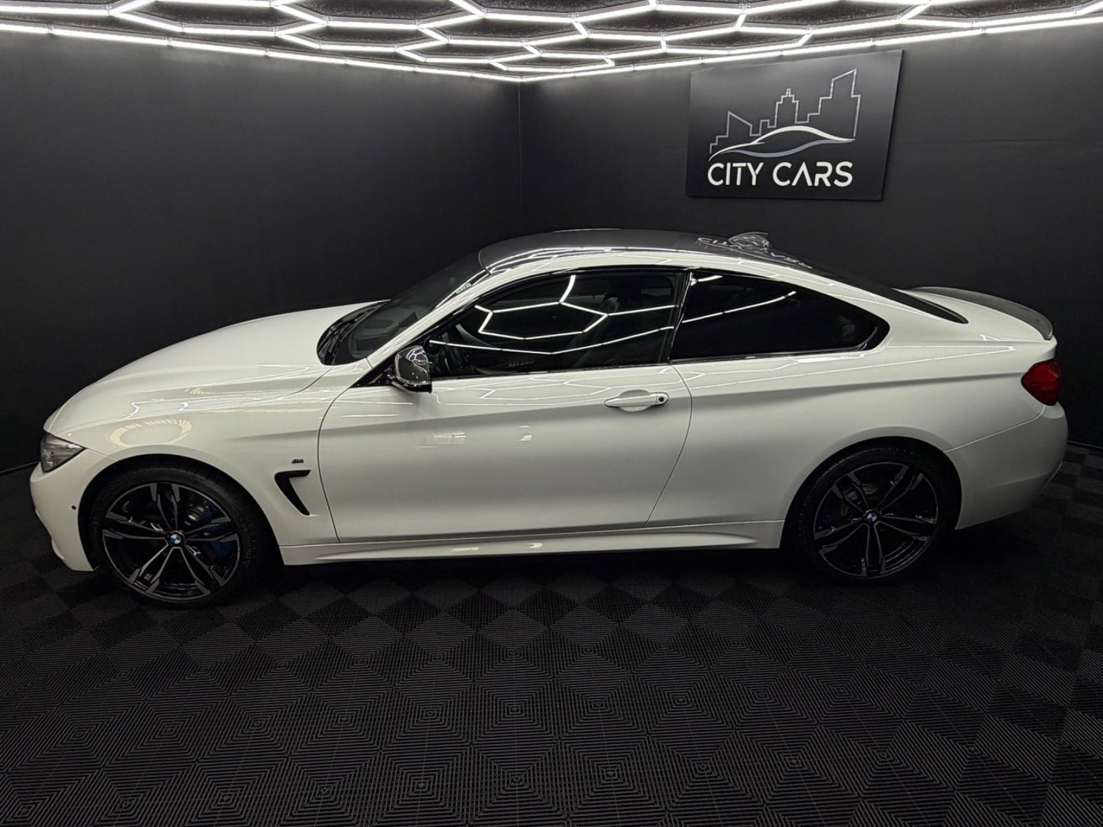 Hvid BMW 435i fra 2014
