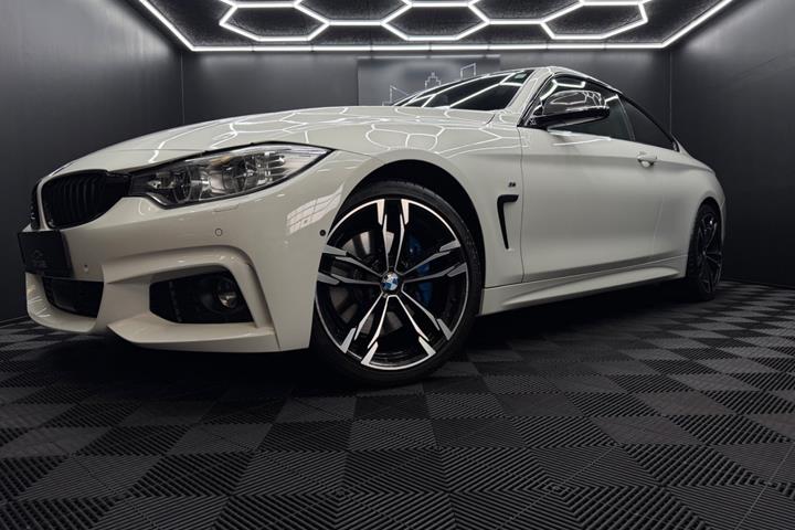 Hvid BMW 435i fra 2014