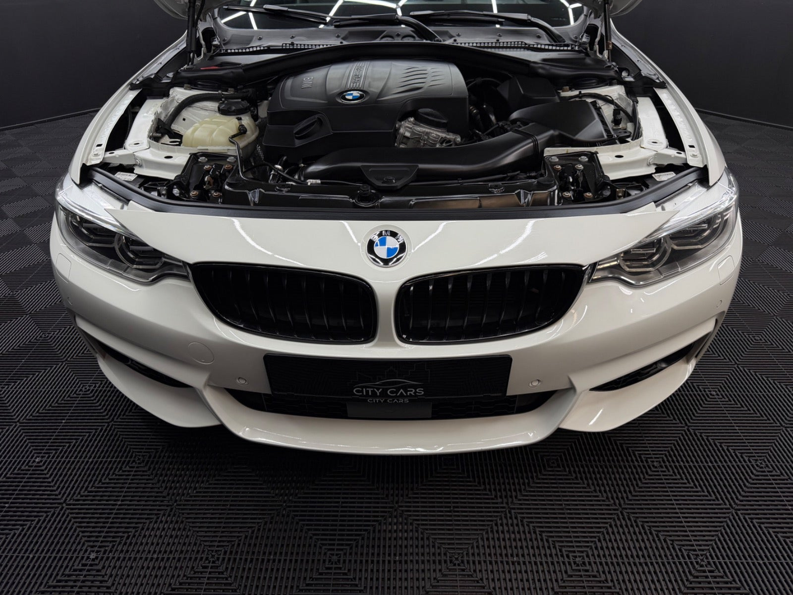Hvid BMW 435i fra 2014