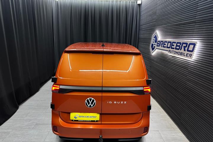 Orange VW ID.Buzz fra 2023