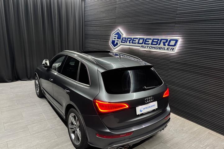 Grå Audi SQ5 fra 2015