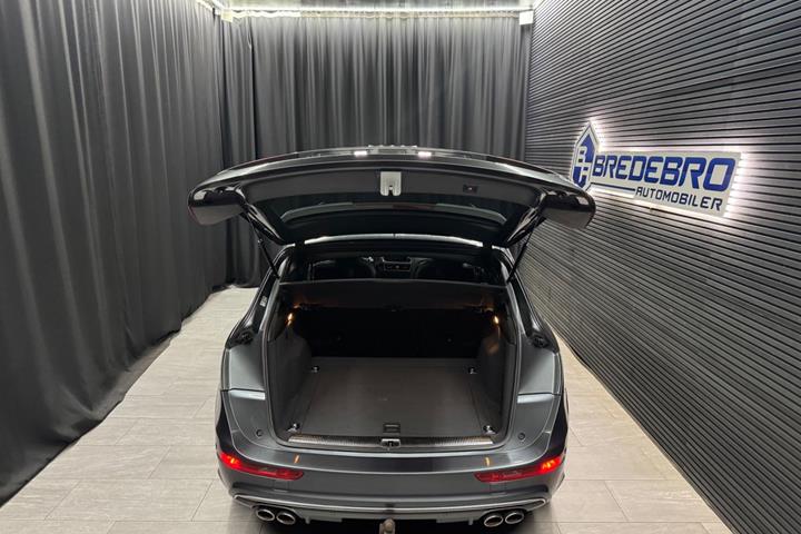 Grå Audi SQ5 fra 2015