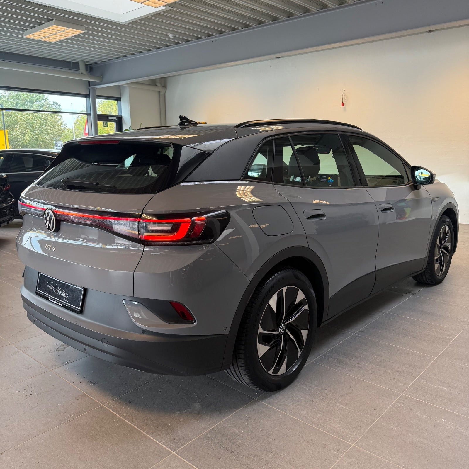 Grå VW ID.4 fra 2023
