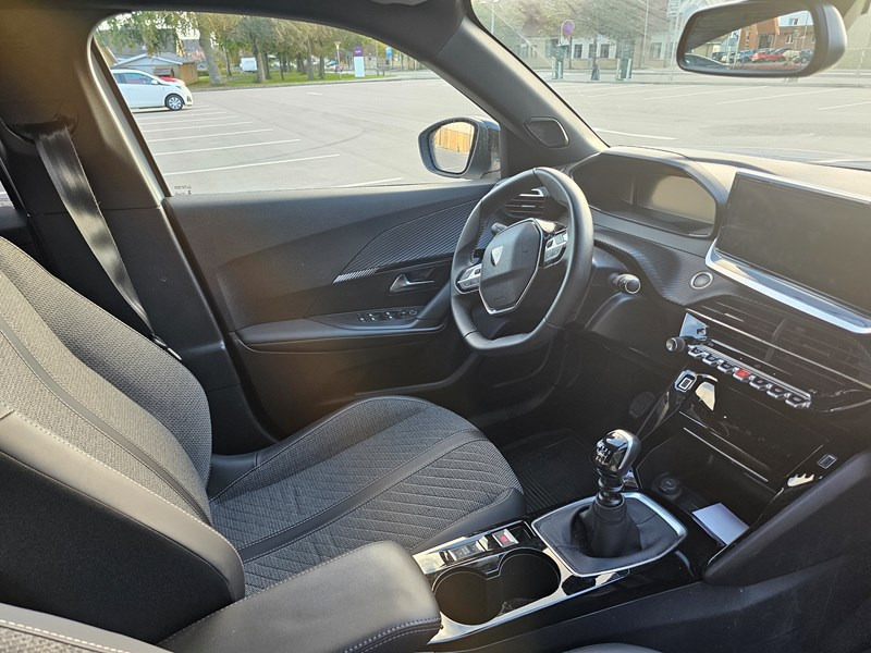 undefined Peugeot 2008 fra 2024