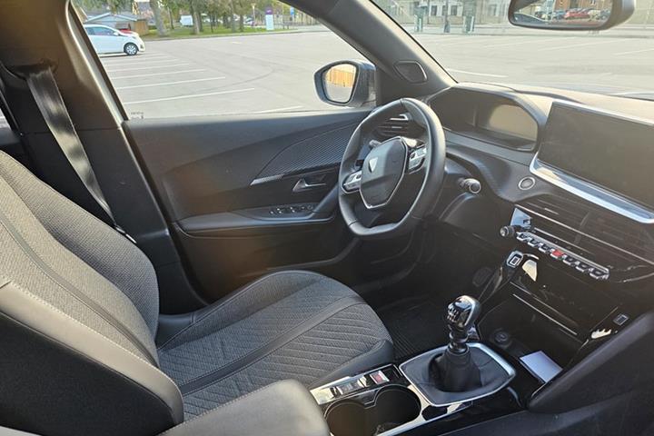 undefined Peugeot 2008 fra 2024