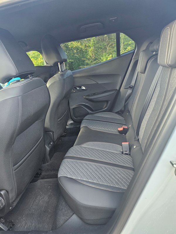 undefined Peugeot 2008 fra 2024