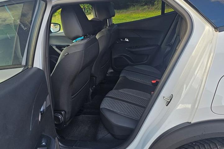 undefined Peugeot 2008 fra 2024