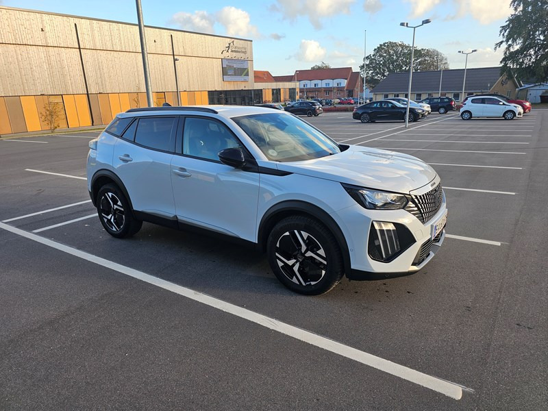 undefined Peugeot 2008 fra 2024