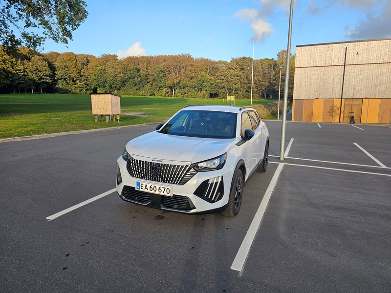 undefined Peugeot 2008 fra 2024