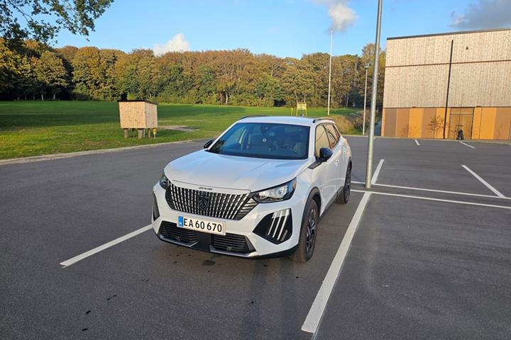 undefined Peugeot 2008 fra 2024